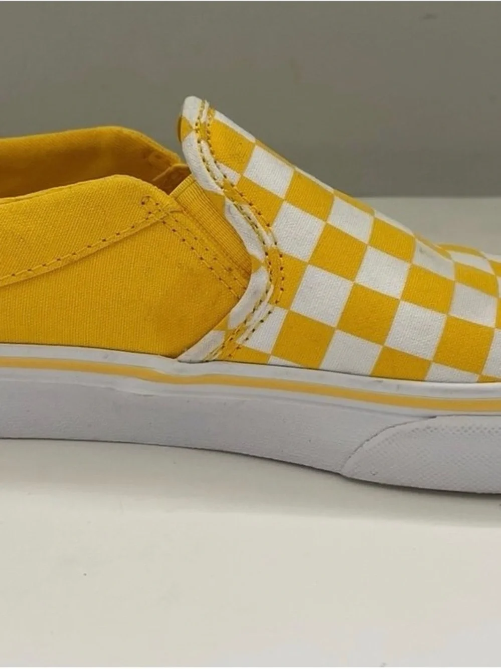 Vans Checkerboard Slip-On Sneakers in Yellow and White Women’s Sz 7.5